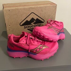 Womens Saucony Endorphin Edge Trail Running Shoes size 9